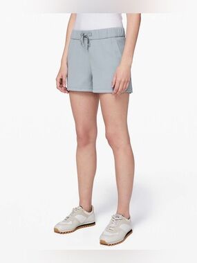 Lululemon On the Fly Short Woven 2.5"